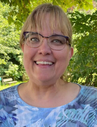 Portrait photo of Julie Wittenberg